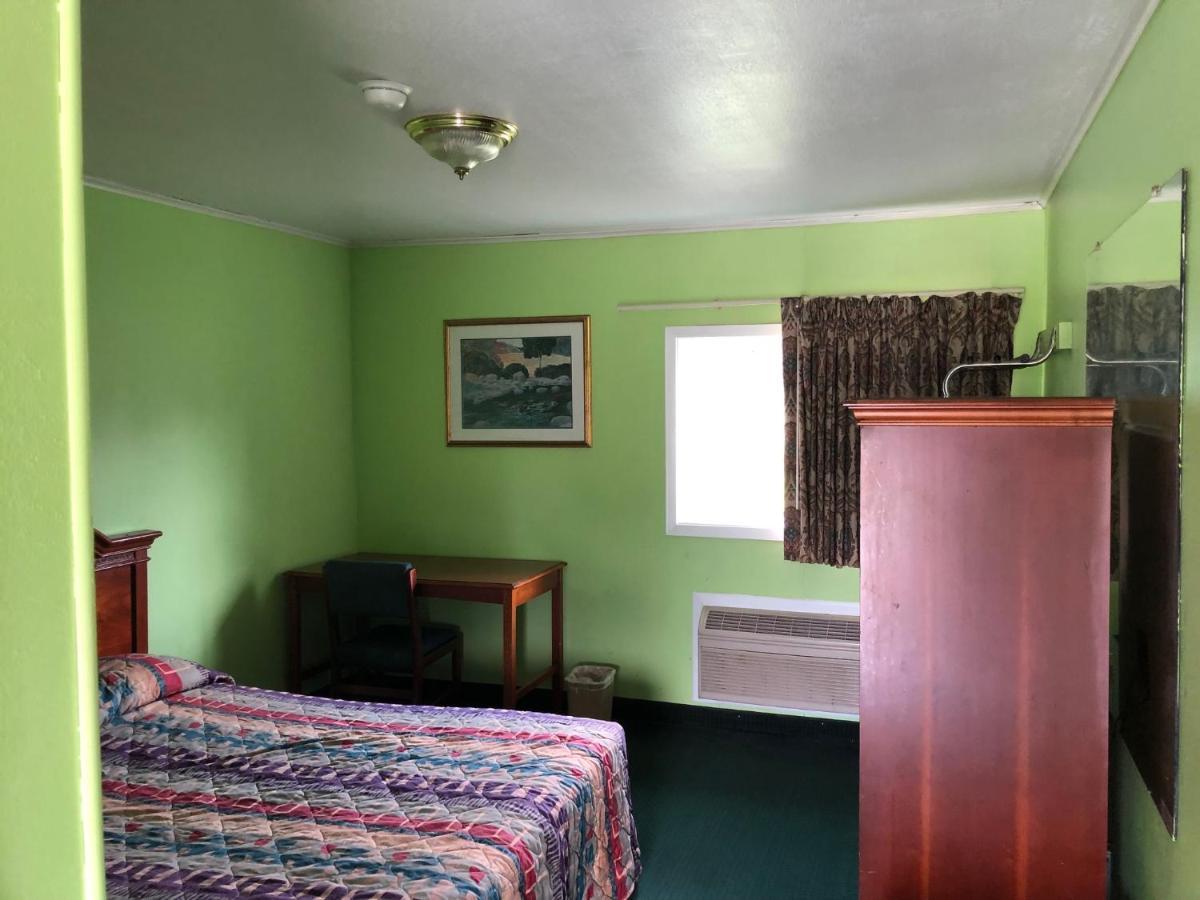 Ranch House Motel Marksville Buitenkant foto